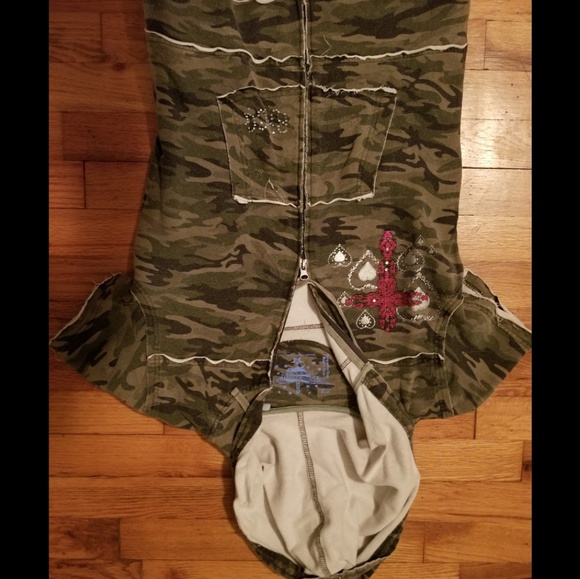 Rock & Roll Cowgirl Tops - Rock & Roll Cowgirl camo zip up
Medium